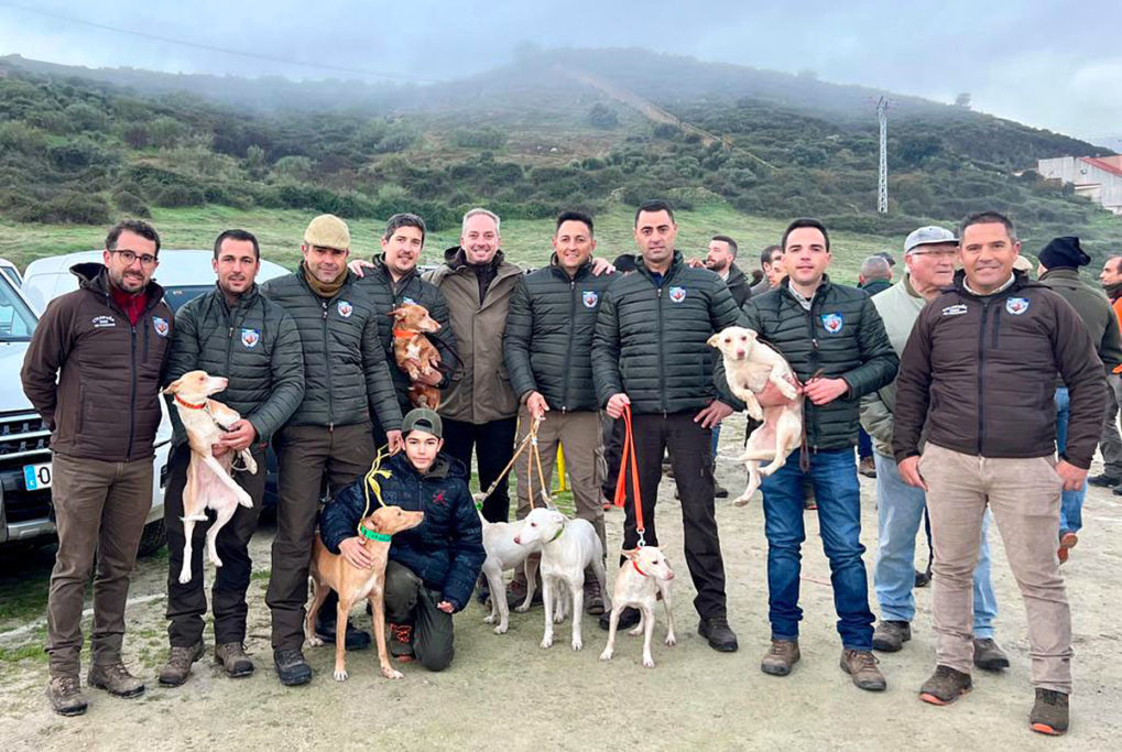 maneto y podenco