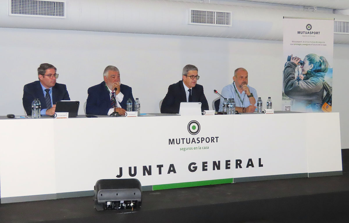 con la caza y Mutuasport Caza